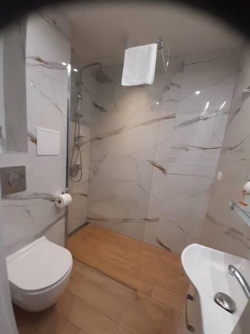 Lubmarex 1 Aleja Solidarnosci 71 Apartament *
